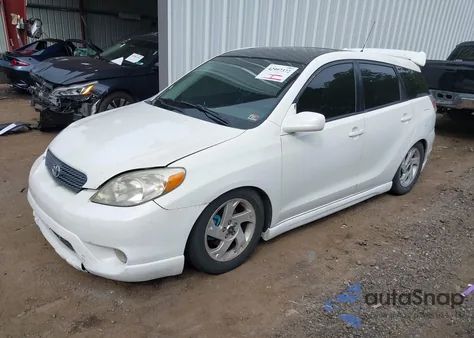 2005 Toyota Matrix Xr z USA, uszkodzony, nr VIN 2T1KR32E25C388578